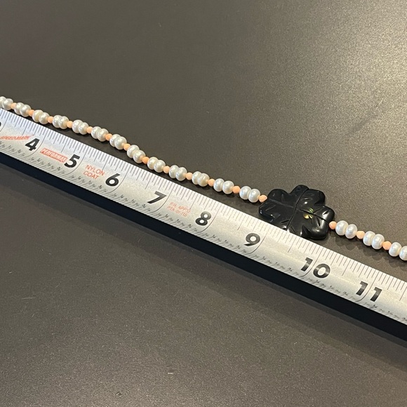 Closing closet make offer. Vintage onyx pearl coral 18 inch necklace - Picture 3 of 6